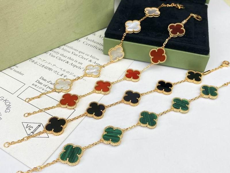 Van Cleef & Arpels bracelet 12yxq13